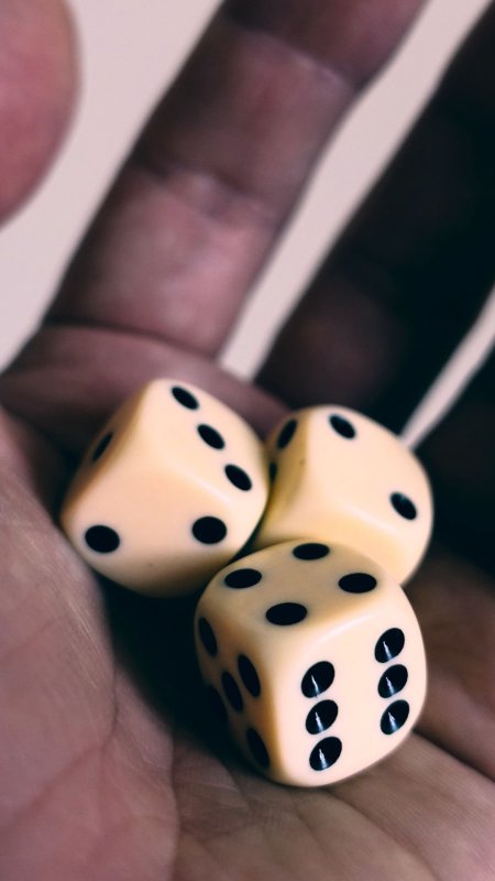 Кости кубики игральные