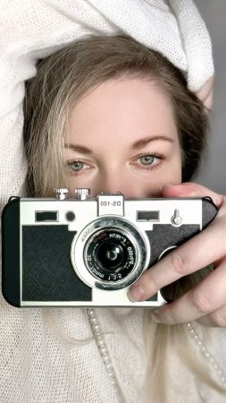Фотограф девушка с фотоаппаратом