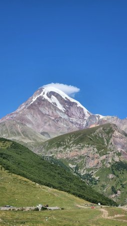 Кавказа гора казбек скачать фон 2160 x 3840