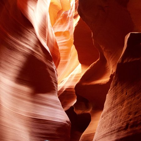 Каньон антилопы antelope canyon сша скачать фон 2048 x 2048