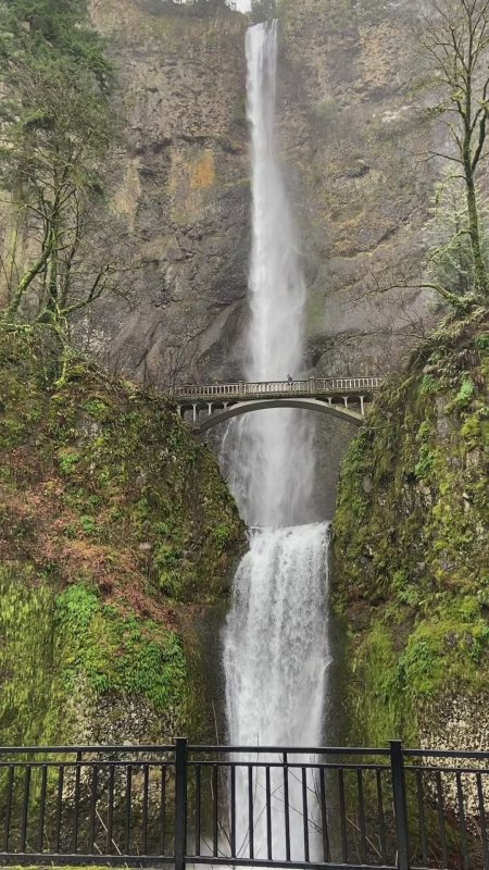 Waterfall cascade