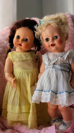 Vintage dolls скачать фон 1080 x 1920