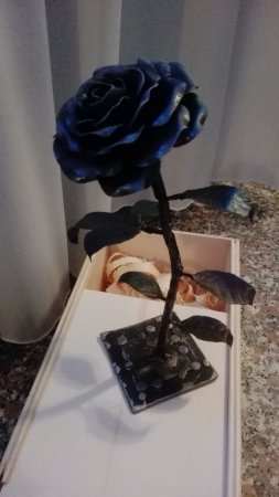 Роза металлическая
