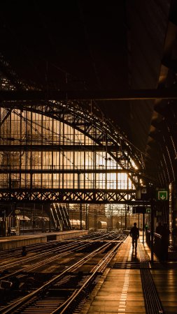 Train station скачать фон 1424 x 2532