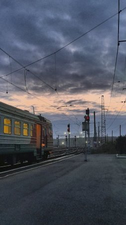 Ночной поезд скачать фон 720 x 1280