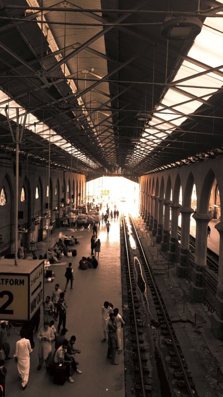 Rawalpindi railway station скачать фон 1080 x 1920