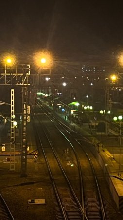 Ночной вокзал скачать фон 720 x 1280