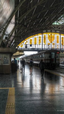 Bangkok railway station скачать фон 1080 x 1920