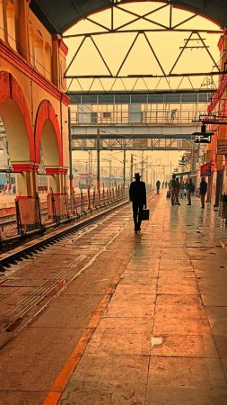 Roma trastevere railway station скачать фон 1080 x 1920