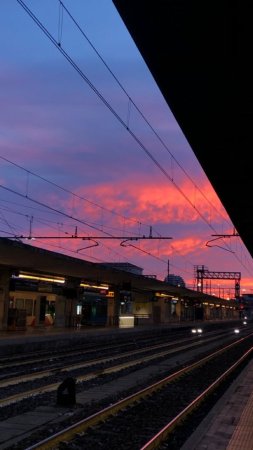 Sunset train скачать фон 720 x 1280