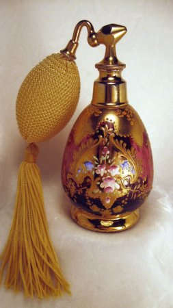 Флакон духов винтаж скачать фон 2160 x 3840