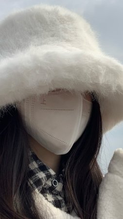 Женская зимняя шапка