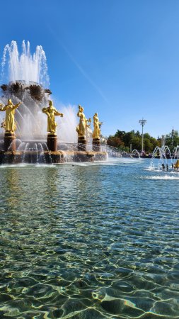 Фонтан дружбы народов на вднх сверху