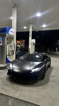 Lamborghini Huracan черный