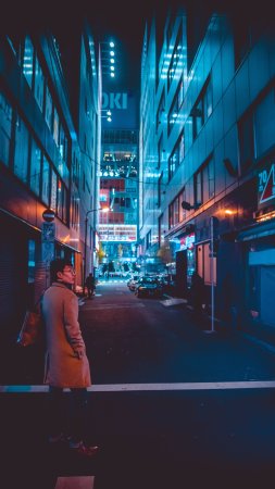 Неоновая улица города