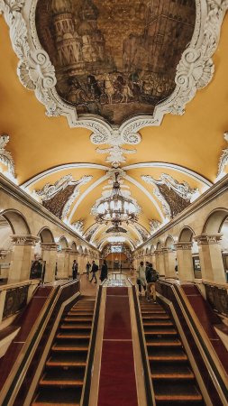 Самые красивые станции метро в москве