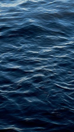 Синяя вода, море