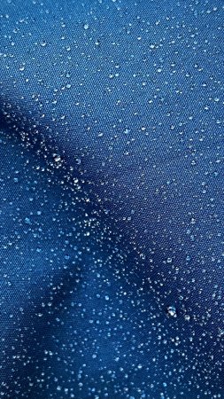 Вода синяя