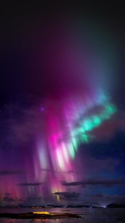 Фиалковое северное сияние