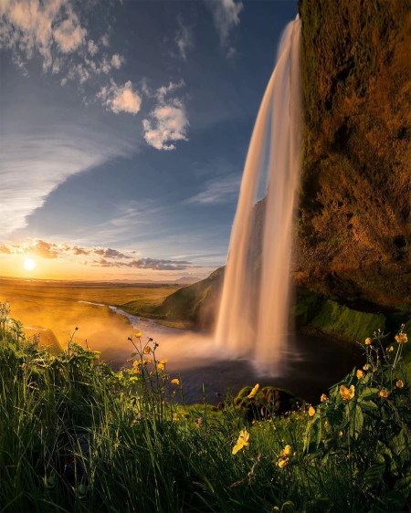 Seljalandsfoss waterfall in iceland