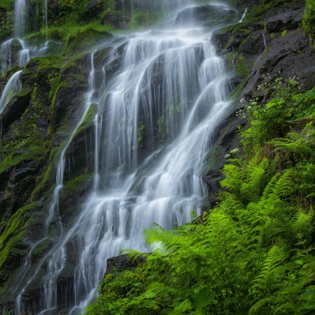 Водопад красивый