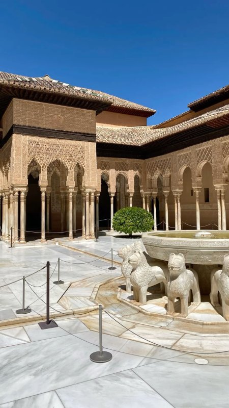 Patio de los leones скачать фон 1080 x 1920