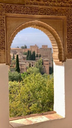 The alhambra granada spain скачать фон 720 x 1280