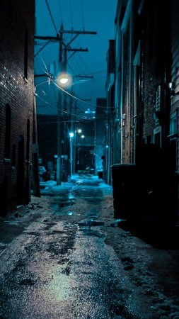 Alleyway at night скачать фон 1080 x 1920