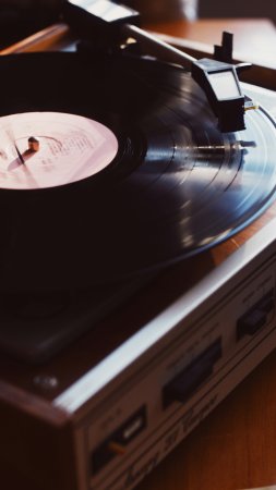 Vinyl record player