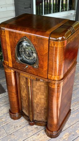 Antique radio скачать фон 1424 x 2532