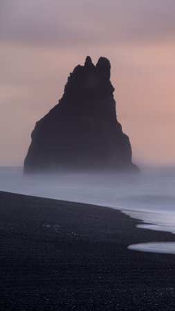 Black sand beach скачать фон 1080 x 1920