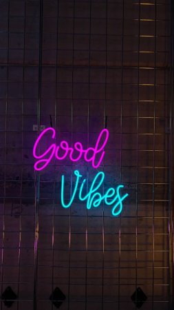 Неоновая настенная вывеска good vibes