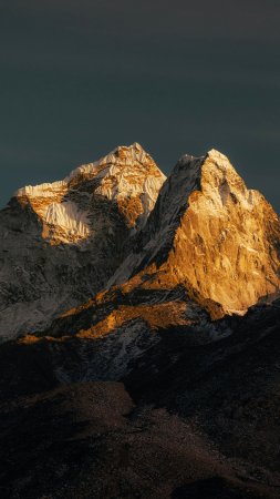 Peak mountain