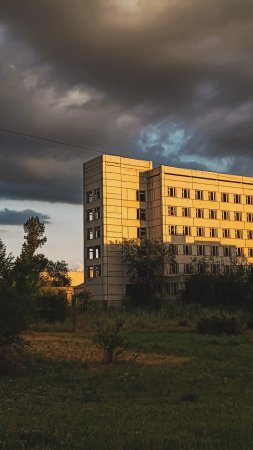 Заброшенная больница волгодонск скачать фон 1424 x 2532