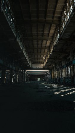 Заброшенные заводы скачать фон 2160 x 3840