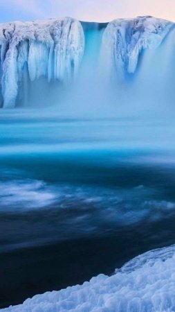 Замерзший водопад