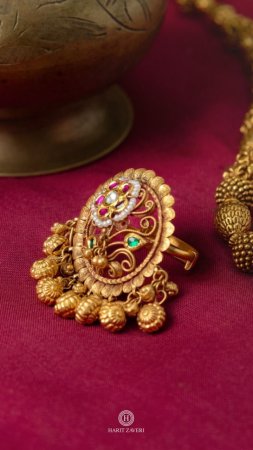Gold jewellery design скачать фон 720 x 1280