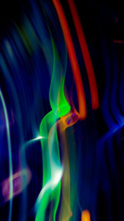 Разноцветный свет скачать фон 2160 x 3840