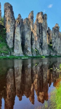 Синские скалы якутия скачать фон 720 x 1280