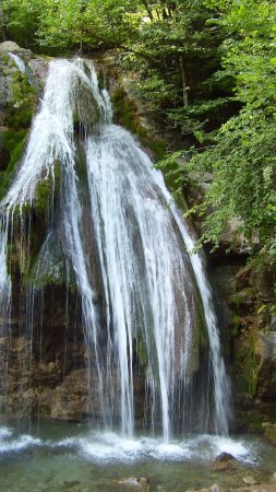 Водопад трех святителей в крыму