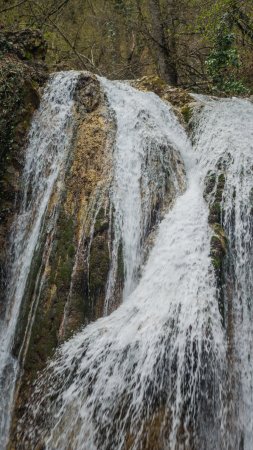 Водопад серебряные струи в крыму
