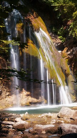 Водопад джур в алуште