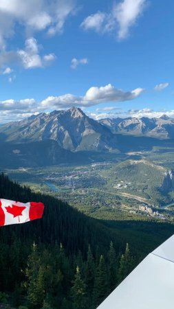 Canada travel скачать фон 1080 x 1920