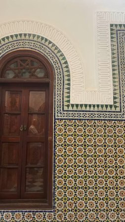 Moroccan architecture скачать фон 1080 x 1920