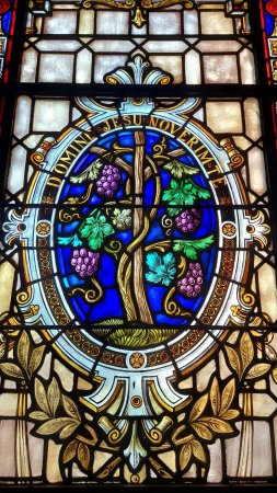 Stained glass window скачать фон 1424 x 2532