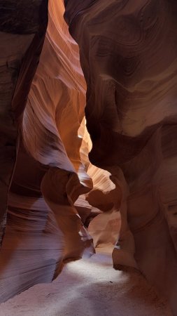 Canyon antilope скачать фон 1080 x 1920