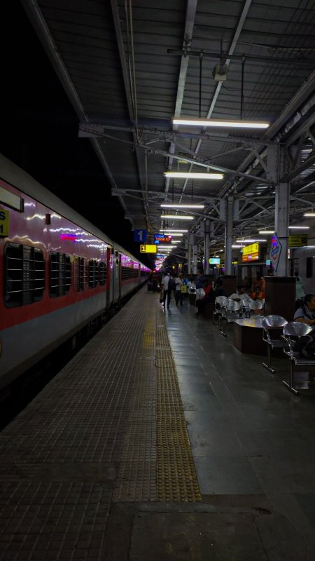 Pune junction railway station скачать фон 1080 x 1920