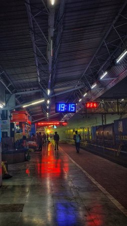 New delhi railway station скачать фон 1424 x 2532
