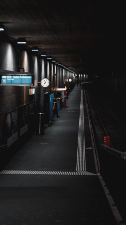Underground subway скачать фон 2160 x 3840