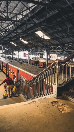 Colombo fort railway station скачать фон 720 x 1280